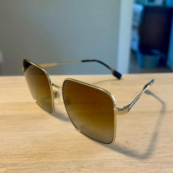 Burberry Rounded Square Sunglasses - Picture 3 of 4